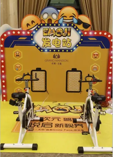 视频叠加器：融合两个世界的魔法盒子，创意无限